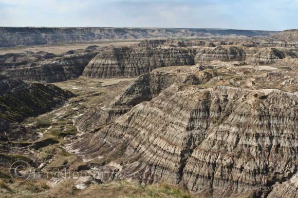 Drumheller-alberta-badlands-close-up-canyon-view-rock-formations