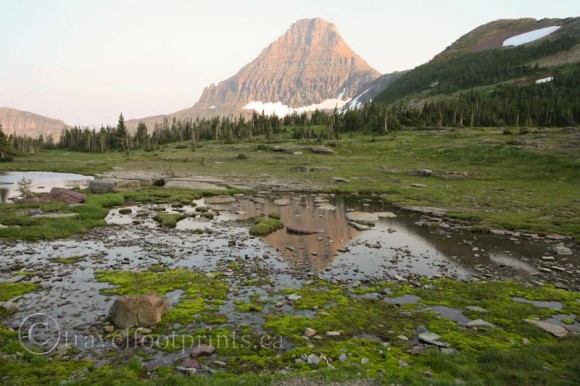 reflection-water-mountains-glacier-national-park-hidden-lake-trail