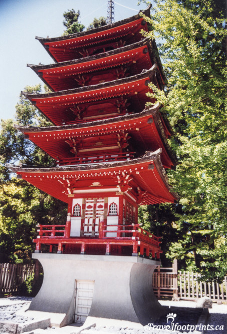 tall red pagoda in Japanese Gardens Sanfrancisco