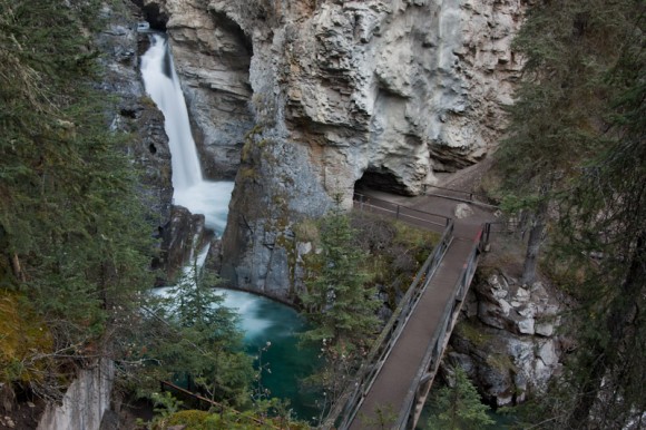Johnston-canyon-trail-lower-falls-catwalk