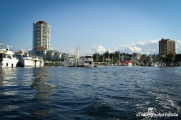 nanaimo-harbour-front-water-ocean-city-views-protection-island-ferry-dinghy-dock-pub-tourist-attraction-local-hangout-dinining-entertainment